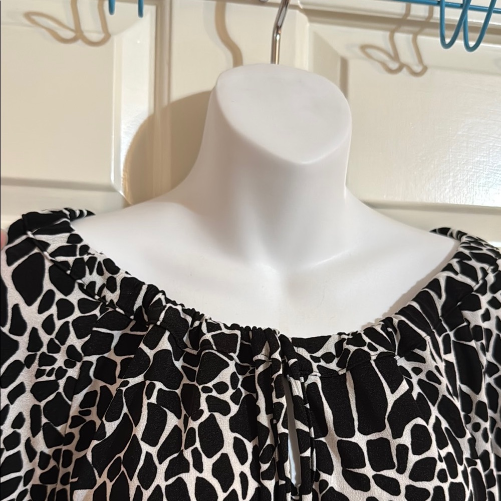 Chico's Giraffe Print Belted Off the Shoulder Tunic - Picture 7 of 11